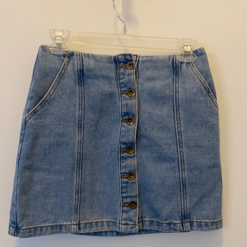 Forever 21 Denim Button Up Skirt With Pockets